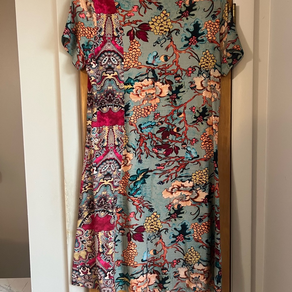Floral Mismatch Pattern Dress - Picture 4 of 4